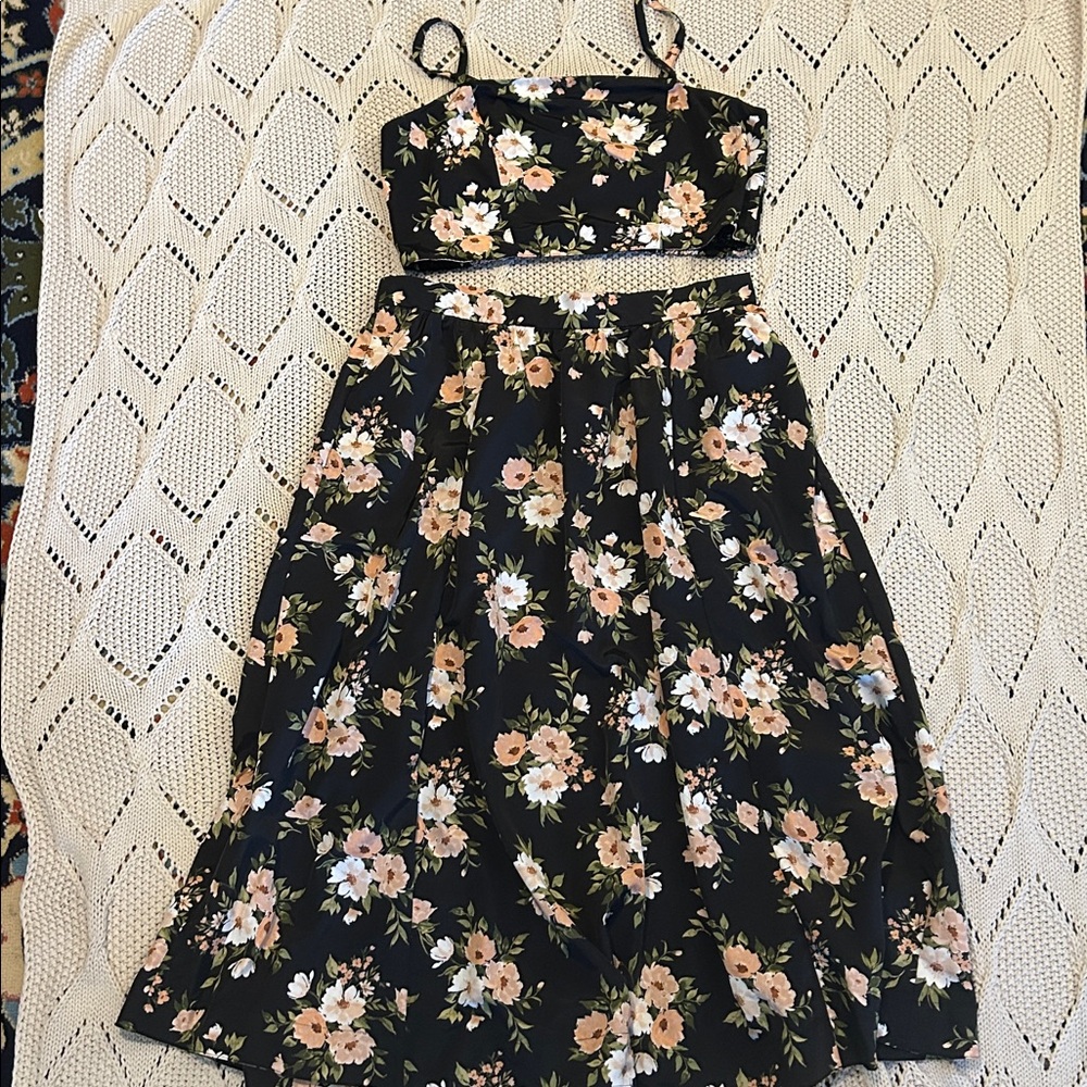 The Occasion Old Navy Floral Midi Skirt Set Sz XL NWOT - Picture 2 of 12